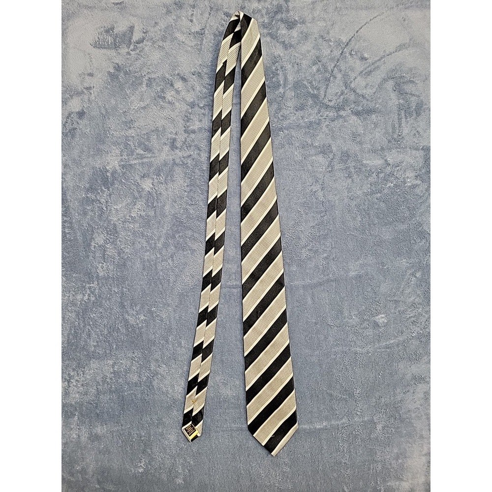 Donald J. Trump Signature Collection Silk‎ Tie Black Silver Stripe Necktie Crest